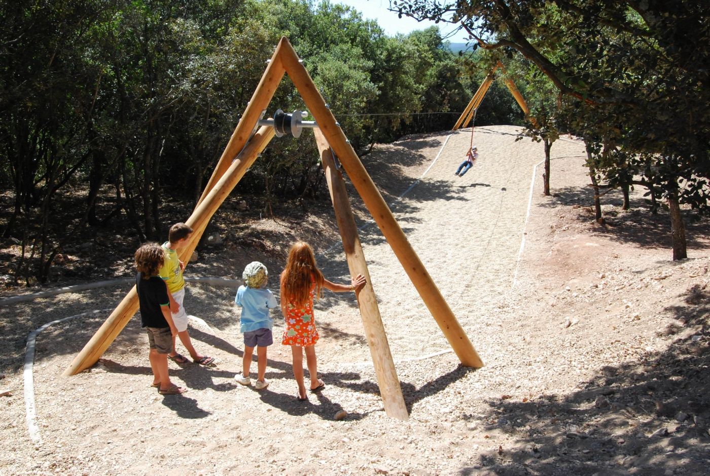 aire_de_jeux_ardeche_famille_enfant_nature.jpg